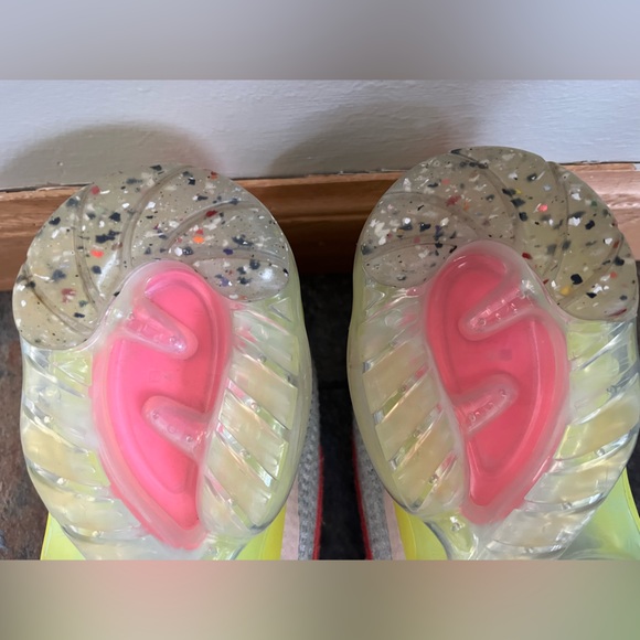 Women’s Nike Air VaporMax 2021 fly knit ‘neon. DH4089-022. Size 9 - Picture 7 of 10